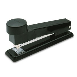 ENGRAPADORA DE GOLPE PILOT GM-270 TIRA COMPLETA UTILIZA GRAPA ESTANDARD 1 PIEZA